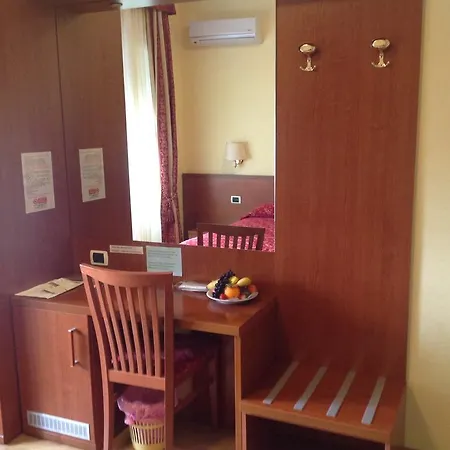 Gasthuis Guglielmo Marconi House 3*